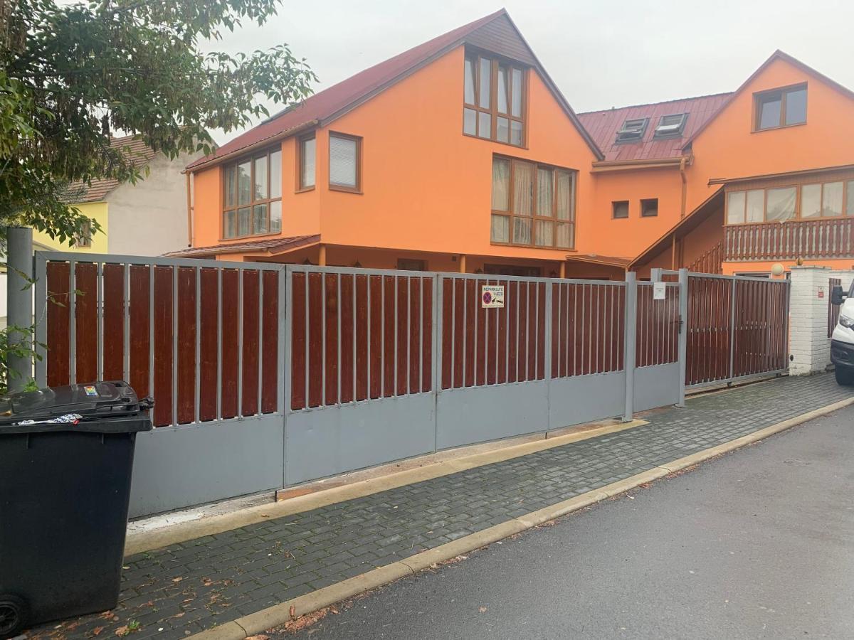 3 Apartments In 1 Location Прага Екстериор снимка